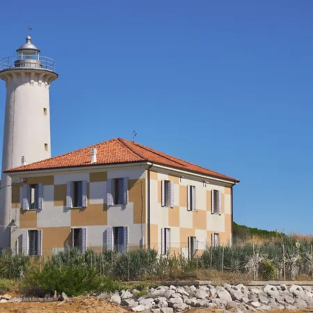 Bright With Private Garden-beahost