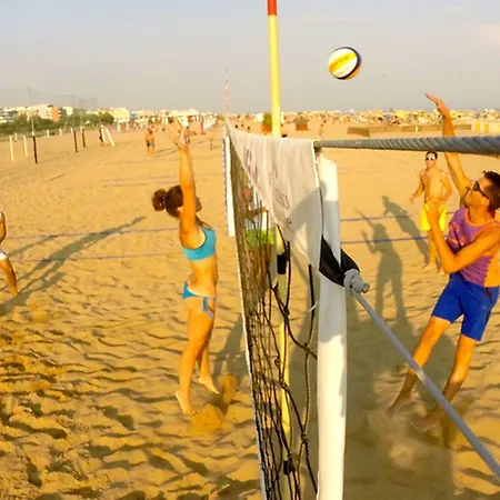 דירה Bright With Private Garden-beahost