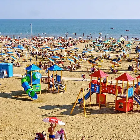 Bright With Private Garden-beahost Apartment Bibione