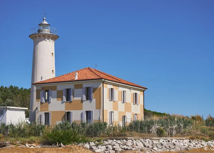 Bright With Private Garden-beahost