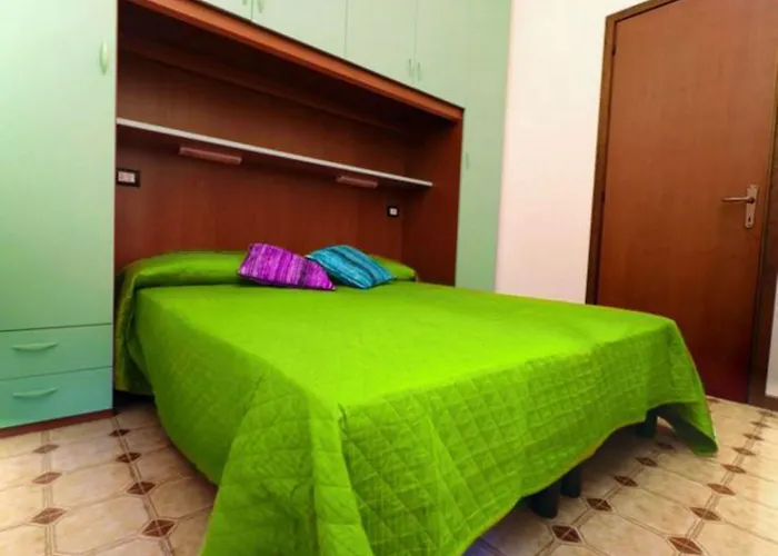 Bright With Private Garden-beahost *